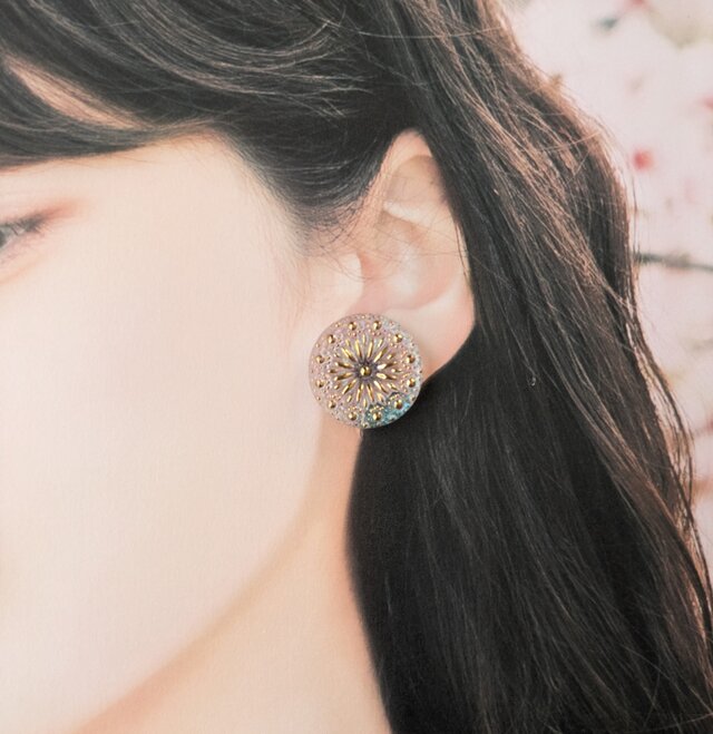 香　アンティークボタン　ジェルボタン　パール　バネ式イヤリング 1点限定】アクセサリー 優美なピンクオーバル チェコガラスボタンの