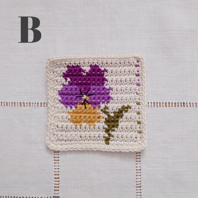 コースター　刺繍　スミレ　北欧　ヴィンテージ 受注製作☆好きな色が選べる☆スミレ柄コースター2枚セット | iichi