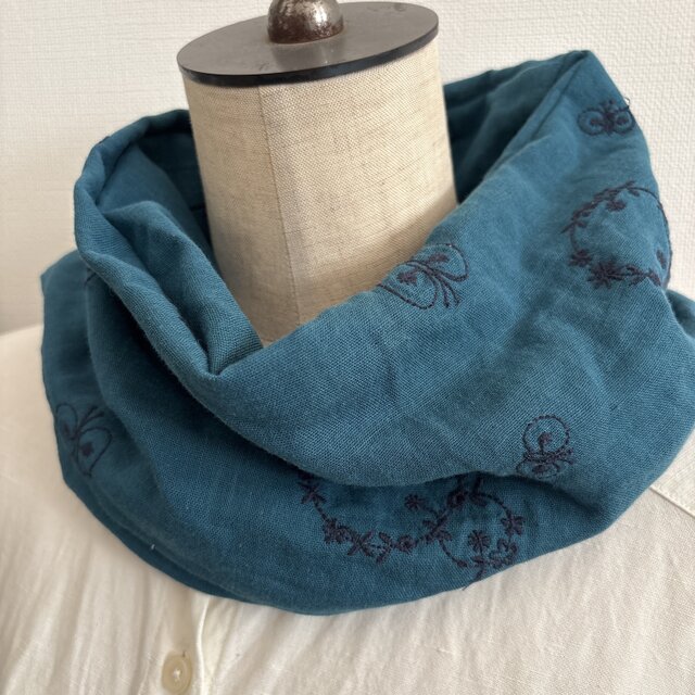 ✳︎ ハンドメイド春夏スヌード♡Wガーゼブルー蝶々サークル花刺繍 