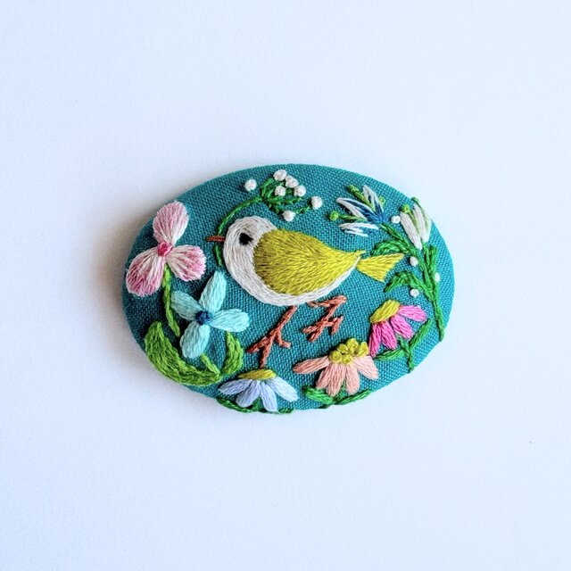 ことりと草花の刺繍ブローチ(botanical）#481 | iichi 日々の暮らしを