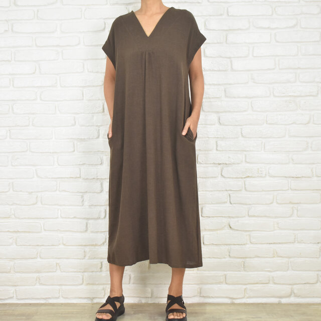 ⭐︎タグ付き未使用⭐︎エストネーション オックスVネックワンピース　ブラウン　38 新色 コットン素材のシンプルなVネックワンピース ダークブラウン