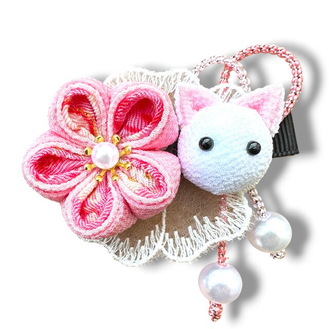 つまみ細工】ねこのベビーヘアクリップ｜七五三・ひな祭り・浴衣に