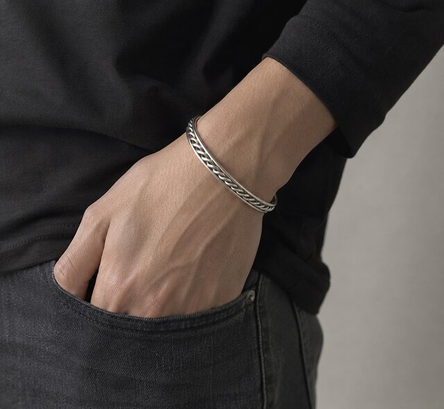 受注生産【Single Twist Bangle】/ 職人手仕事 研磨仕上げ ステンレス