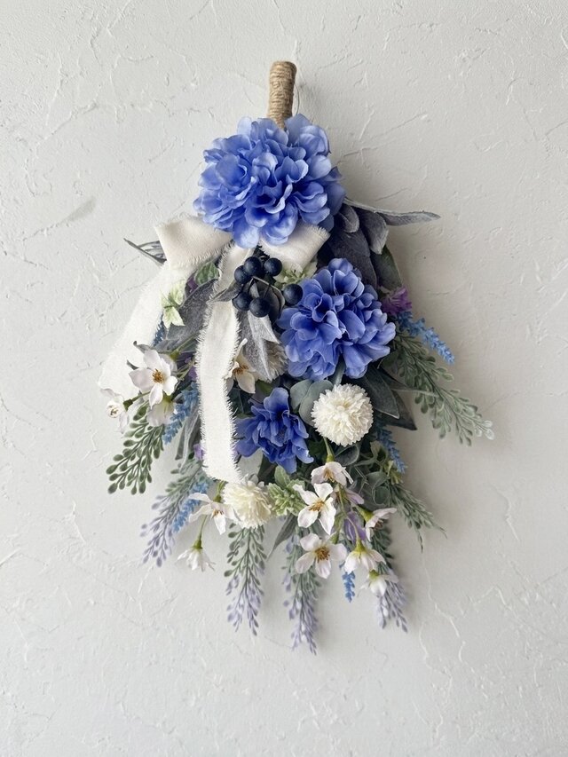 ブルー系♡ダリア×薔薇のほうきのスワッグ♡壁掛け♡フラワーアレンジ フラワー/ガーデン ブルー系♡ダリア×薔薇のほうきのスワッグ♡壁掛け
