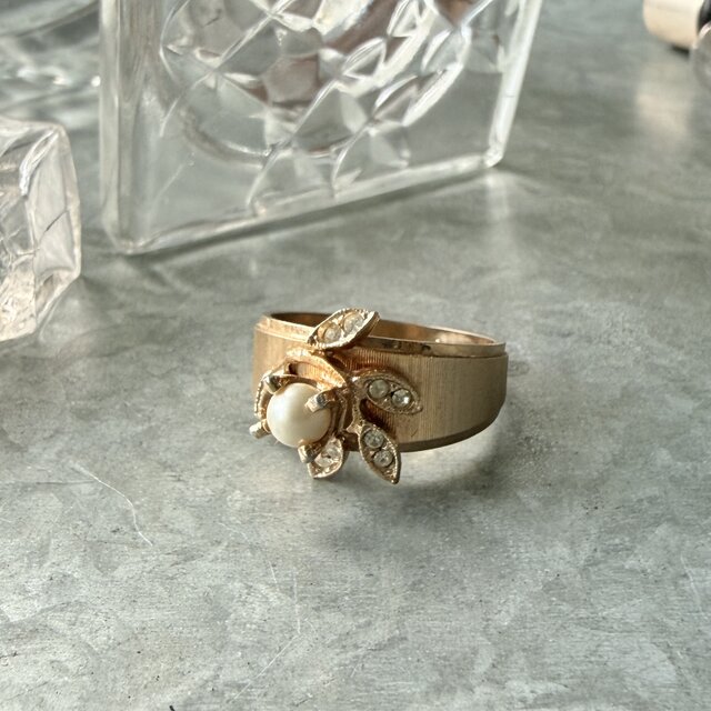 ヴィンテージリング U.S.A. 1970-80's Faux Pearl & Leaf / 18K HGE