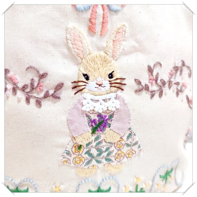 うさぎの手刺繍☆2wayにもなるハンドルトートバッグ うさぎの手刺繍☆2wayにもなるハンドルトートバッグ | iichi 日々の