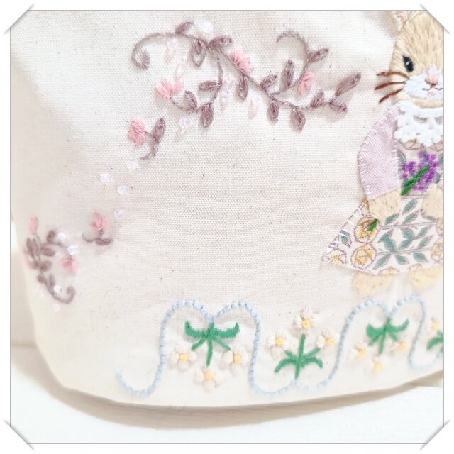 うさぎの手刺繍☆2wayにもなるハンドルトートバッグ | iichi 日々の