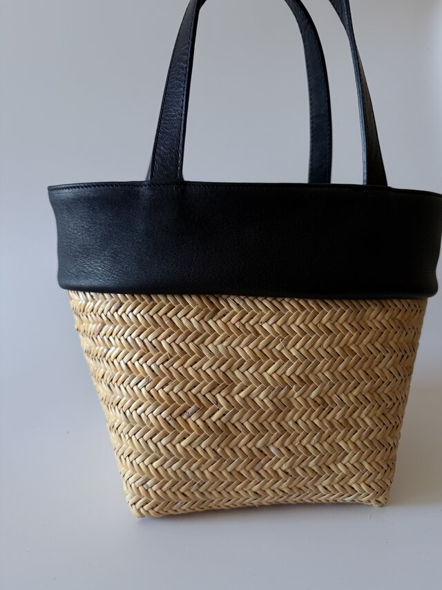 orika！スクエアバック ハンドメイド レザー orika！スクエアバック