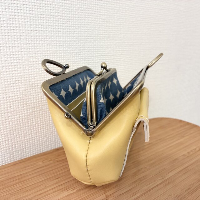 ぱかっと開くとお部屋が3つの親子がまぐち♪外ポッケが付いたリボン