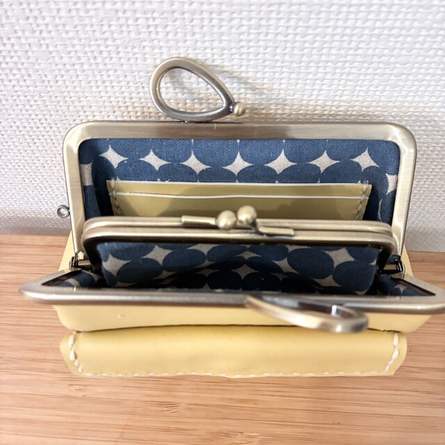 ぱかっと開くとお部屋が3つの親子がまぐち♪外ポッケが付いたリボン
