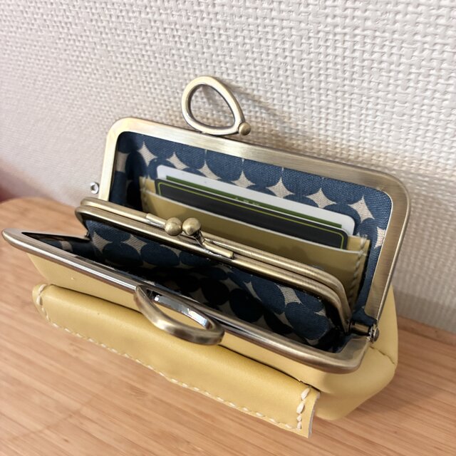 ぱかっと開くとお部屋が3つの親子がまぐち♪外ポッケが付いたリボン