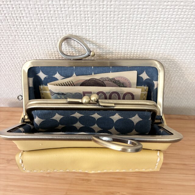 ぱかっと開くとお部屋が3つの親子がまぐち♪外ポッケが付いたリボン