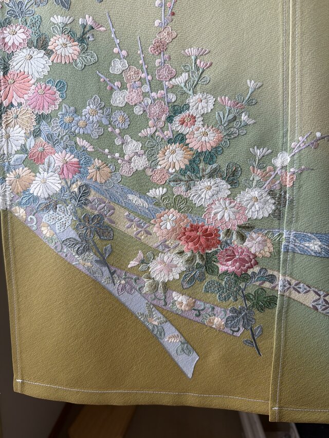 花刺繍 ゴージャス お部屋のオシャレ最適 着物リメイク暖簾 横幅〜135