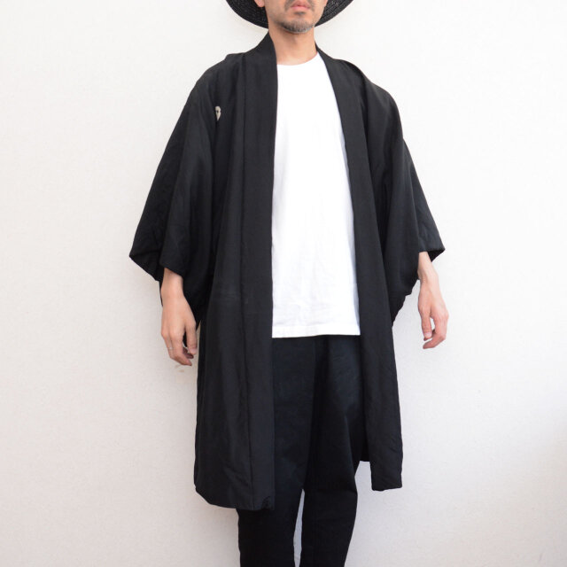 Ｓ大きいサイズ男物お仕立て上がり正絹紋付着物　黒地　染め抜き紋五つ紋 黒紋付羽織 五つ紋 染め抜き紋 メンズ ジャパンヴィンテージ 昭和