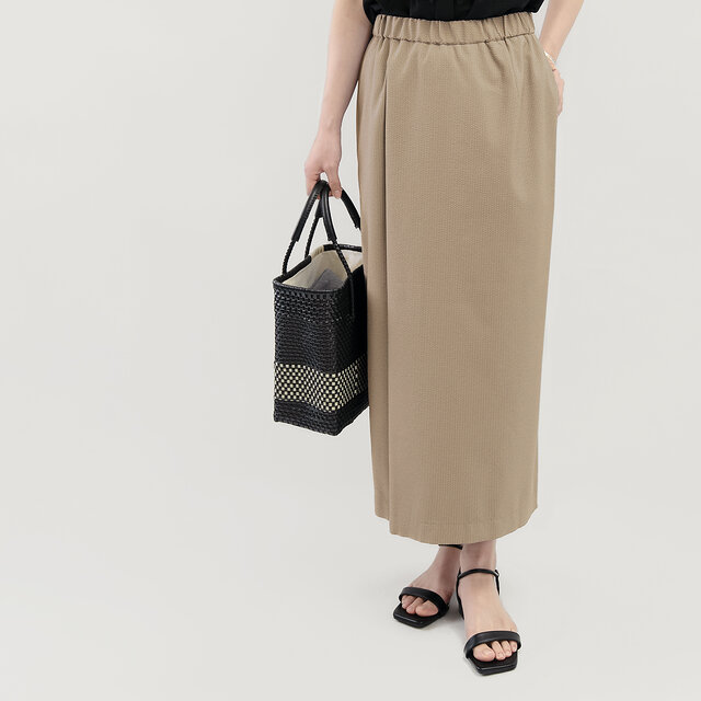 ISSEY MIYAKE ベージュ ドット模様 タイトスカート 20％OFF】体感温度を下げる 梅雨を乗り切る 吸水速乾 ドライ タイト