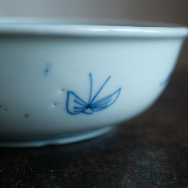 線描きで素敵◇伊万里 松竹梅文染付線描き平鉢 骨董・antiques 蝶々