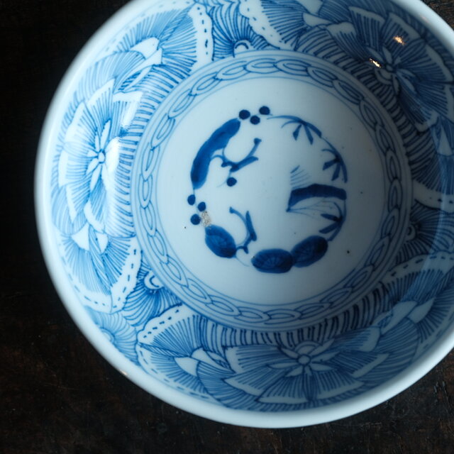 線描きで素敵◇伊万里 松竹梅文染付線描き平鉢 骨董・antiques 蝶々