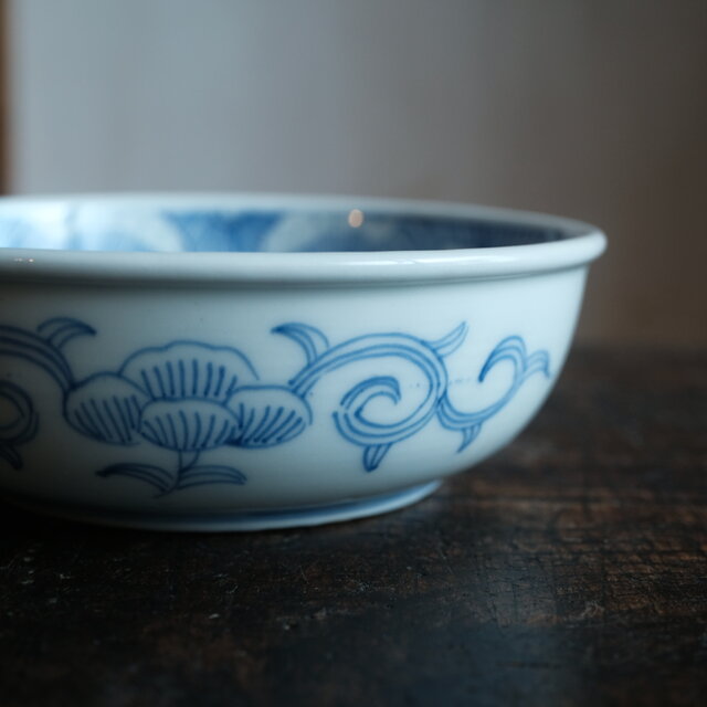 鉢■絵唐津 花唐草紋 菓子器 三つ足平鉢 深皿 古美術 時代物 骨董品■ 線描きで素敵◇伊万里 松竹梅文染付線描き平鉢 骨董・antiques 蝶々