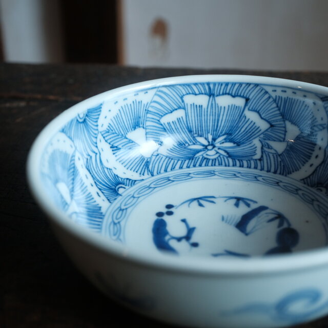 線描きで素敵◇伊万里 松竹梅文染付線描き平鉢 骨董・antiques 蝶々