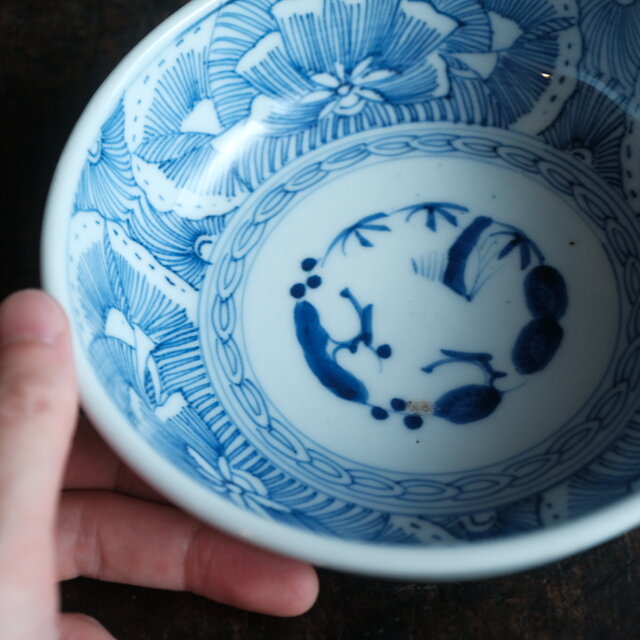 線描きで素敵◇伊万里 松竹梅文染付線描き平鉢 骨董・antiques 蝶々
