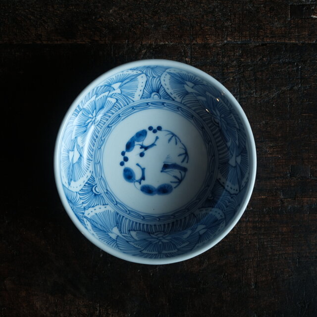 線描きで素敵◇伊万里 松竹梅文染付線描き平鉢 骨董・antiques 蝶々