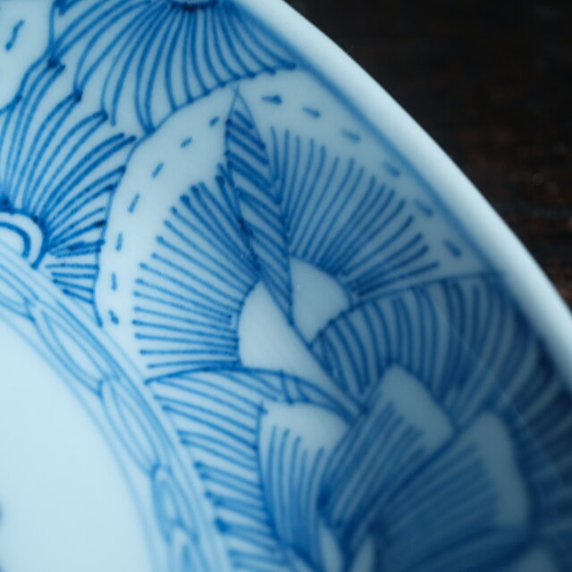 線描きで素敵◇伊万里 松竹梅文染付線描き平鉢 骨董・antiques 蝶々