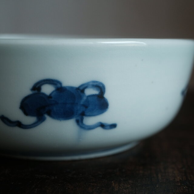 菊花の絵付け◇伊万里 草花文染付平鉢 骨董・antiques アンティーク和