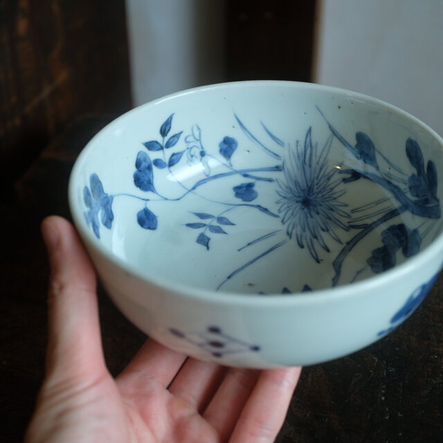 古い 伊万里 青磁 鉢 花草文 輪花 染付 覗 骨董 時代物 菊花の絵付け◇伊万里 草花文染付平鉢 骨董・antiques アンティーク和