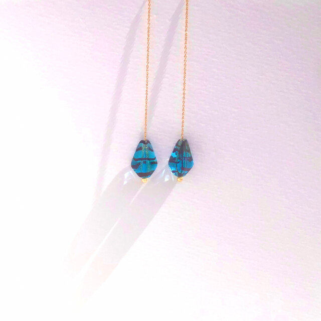 ☆南極の氷海 | Vintage | ボヘミアガラス☆ピアス 両耳 | iichi 日々