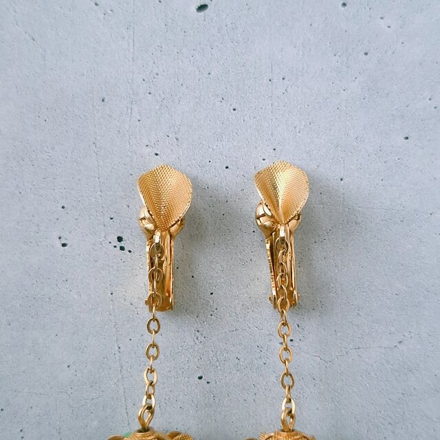 Austria》 faux jade leaf ball dangle オーストリア ヴィンテージ