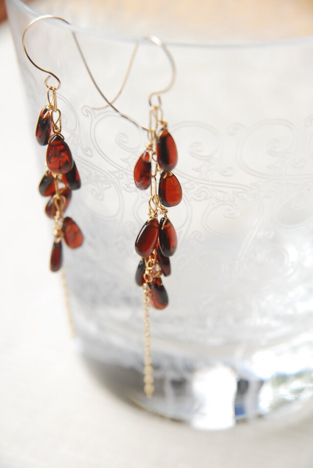 ♦︎希少石♦︎リビアングラス&オレンジガーネット✴︎14kgfピアスP230 ガーネットの鈴なりのピアス 14kgf | iichi 日々の暮らしを心地よく