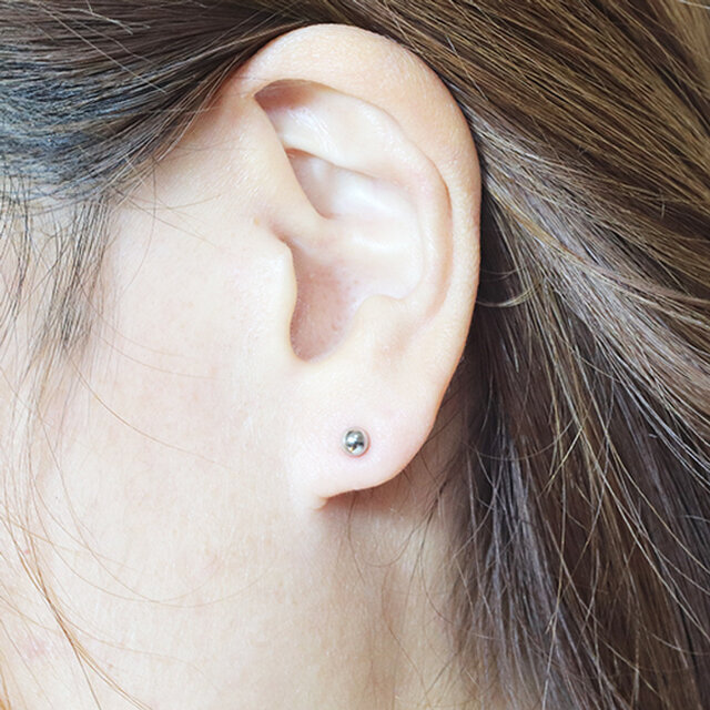 プラチナ 4㎜ 丸玉ピアス スタッド 可愛い セカンドピアス 4mm 4ミリ