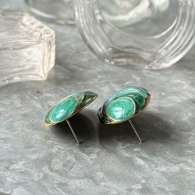 P788-ヴィンテージピアス U.S.A. 1980's 3 Green Enamel Oval | iichi