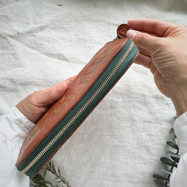 PREMIUM】GARDEN 刺繍長財布／[Piece 26G] | iichi 日々の暮らしを