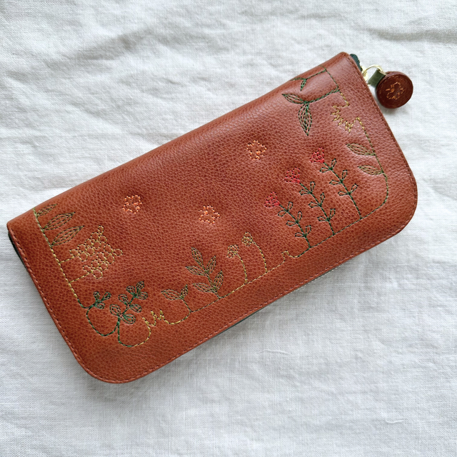 PREMIUM】GARDEN 刺繍長財布／[Piece 26G] | iichi 日々の暮らしを