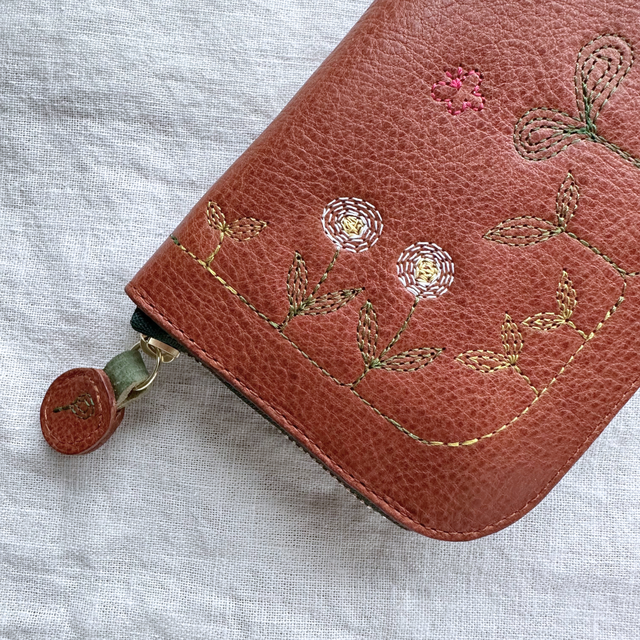PREMIUM】GARDEN 刺繍長財布／[Piece 26G] | iichi 日々の暮らしを