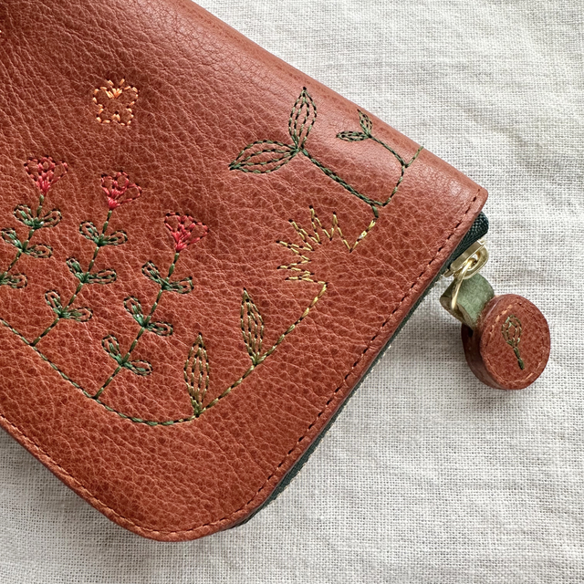 PREMIUM】GARDEN 刺繍長財布／[Piece 26G] | iichi 日々の暮らしを