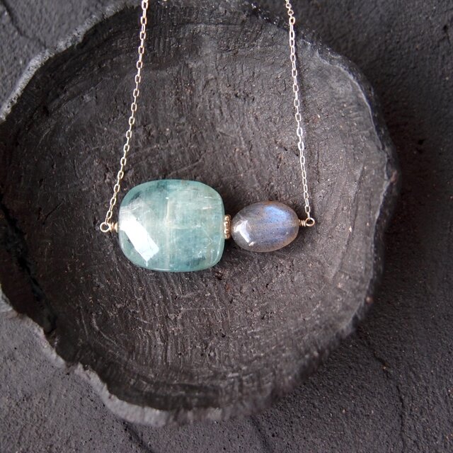 SV】Big Kyanite Bicolor Necklace／カイヤナイト×ラブラドライト バイ