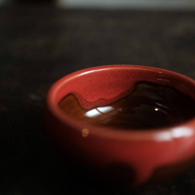 錦鯉が可愛い◇中国産 陽刻茶杯 猪口 茶器 丁寧な暮らしに。工芸品 器