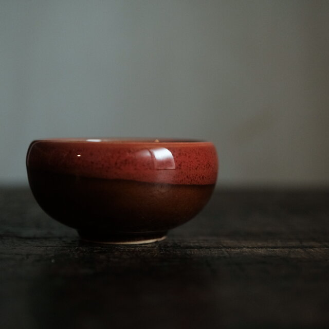 錦鯉が可愛い◇中国産 陽刻茶杯 猪口 茶器 丁寧な暮らしに。工芸品 器