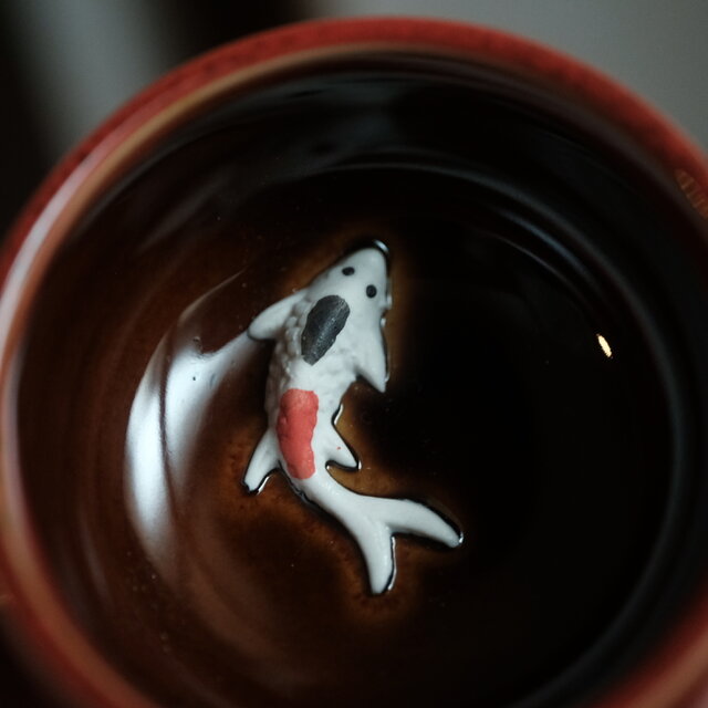 錦鯉が可愛い◇中国産 陽刻茶杯 猪口 茶器 丁寧な暮らしに。工芸品 器