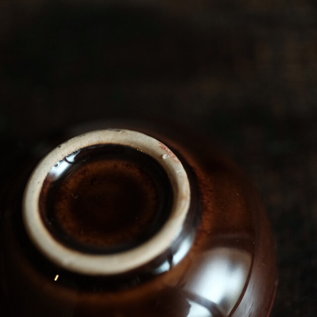 錦鯉が可愛い◇中国産 陽刻茶杯 猪口 茶器 丁寧な暮らしに。工芸品 器