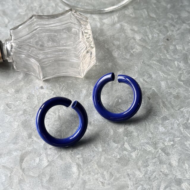 P789-ヴィンテージピアス U.S.A. 1980's Cobalt Blue Spiral Hoop