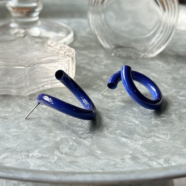 P789-ヴィンテージピアス U.S.A. 1980's Cobalt Blue Spiral Hoop