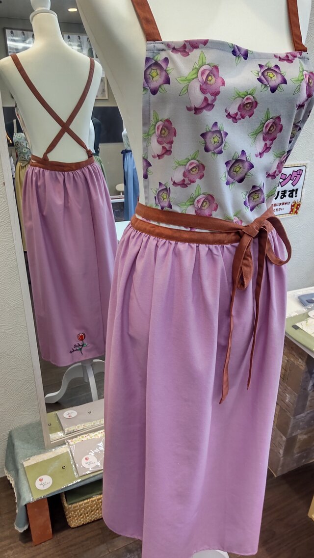 Michelle Machoto】エプロン ロング ギャザー 花柄 リネン 刺繍
