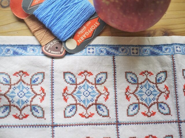 クロスステッチ刺繍 テーブルセンター ヴィンテージ英国 イギリス