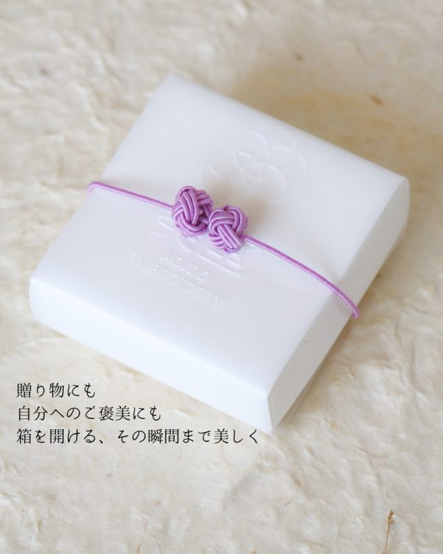 絽ざし刺繍ブローチ 水のしらべ 市松文様 ｜ 国産絹糸 手刺繍の和