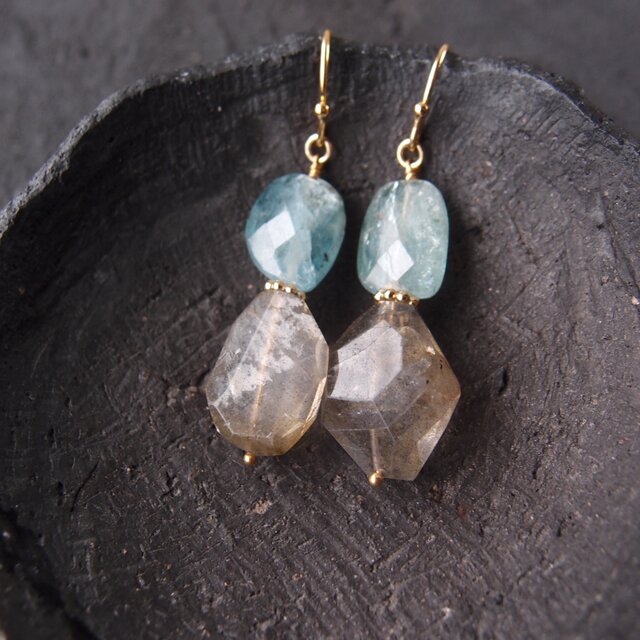 Sky Blue Kyanite × Labradorite ／カイヤナイト×ラブラドライト