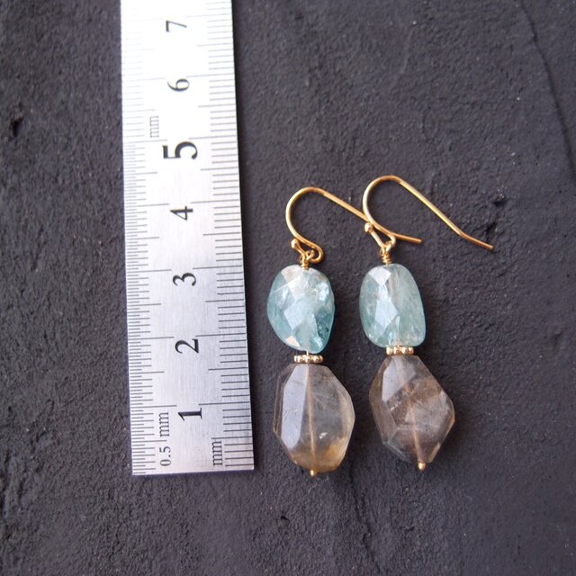 Sky Blue Kyanite × Labradorite ／カイヤナイト×ラブラドライト