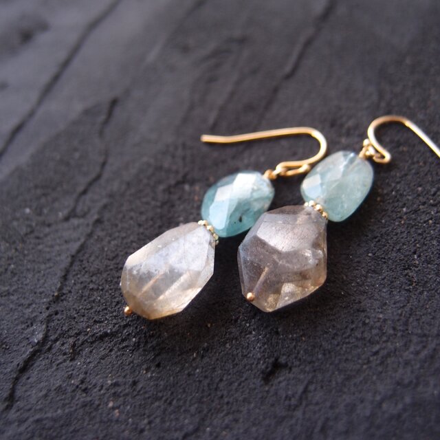 Sky Blue Kyanite × Labradorite ／カイヤナイト×ラブラドライト